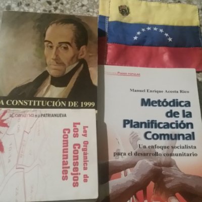100% Nacionalista; Bolivariano; Asegurador; Abogado;Lic. EduCultural
