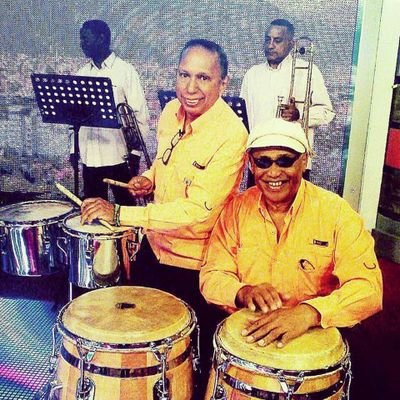 Elio pacheco Fundador De La Dimension latina Musico (Conguero)