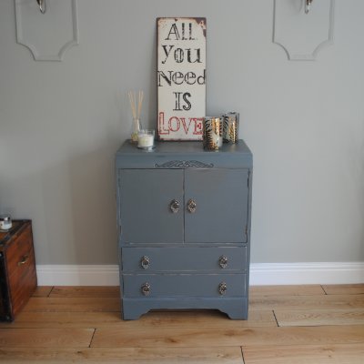 Based in the North East of England we are specialist in up-cycle pre-loved vintage furniture.