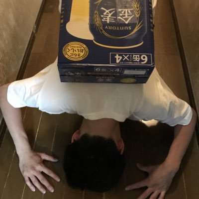 誰よりも滑舌と存在と挙動が不審。コールセンターの末端構成員です。ニフラムが効きます。色々なバンドでドラム叩かせてくれて皆んないつもありがとう。