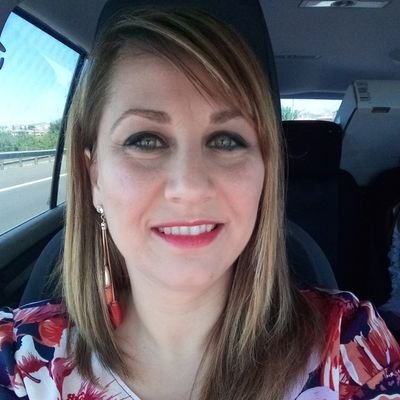Profesora de Sistemas y Aplicaciones Informáticas.