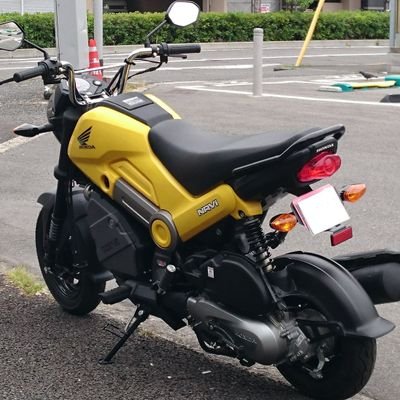 ■和歌山県在住/新車価格が１番安かった(当時8万円)インド産輸入車 HONDA NAVi110でリターンライダー 現在２台持ち(黄/青)
みかん山に入って行ける小さなバイクはいいぞ！
有田みかん海道～湯浅湾〜由良白崎海洋公園付近の海岸線で散歩してる 自然満喫派
購入店遠方の為に自分でメンテするスクーターエンジン初心者