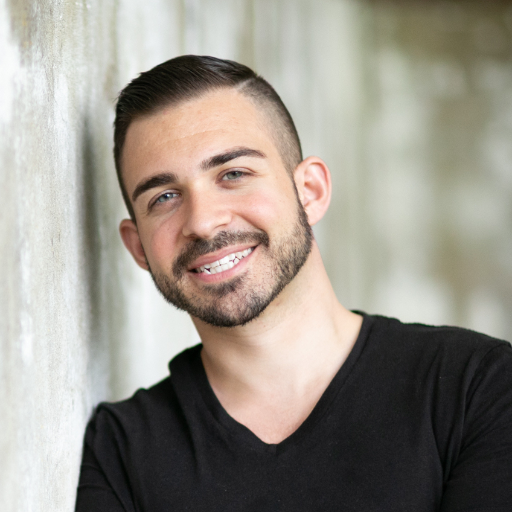 NY Theatre Director. Owner and Artistic Director of @twoworldsent