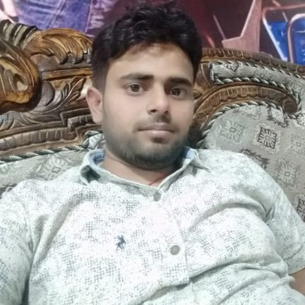 AshutoshLab's profile picture. follow me 💯 % follow back वक्त और रिश्तों ने सिखा दी होशियारी, वरना हम भी मासूमियत की हद तक मासूम थे।