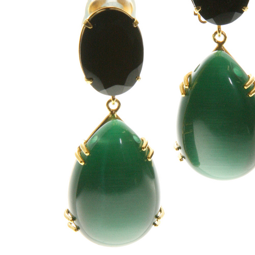 dia_iris's profile picture. E-commerce Manager for Dia Boutique.