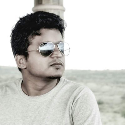 nachiket_2702's profile picture. Storyteller! Studio Albatross founder @stdAlbatross. #BleedBlue for #TeamIndia and @ChelseaFC! World cinema geek!