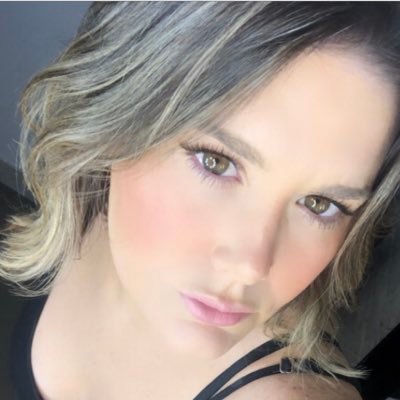 MaricotaMLima's profile picture. A vida é muito importante para ser levada a sério oscar wilde