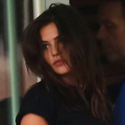 daniellescmpbll's profile picture. danielle love bot