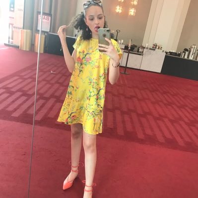 linalamborghini's profile picture. a poet, dreamer, singer, and whatever else i’m capable of being and/or doing