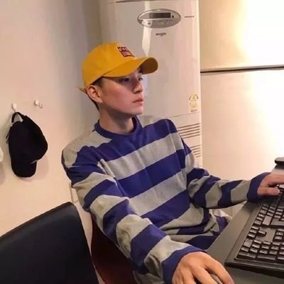 akahunzi's profile picture. no judge