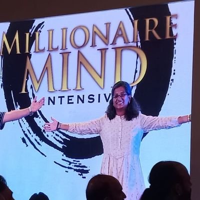 WSJ bestselling author, publisher, freelance journalist

I help women write,market,leverage books to build successful businesses, create financial independence