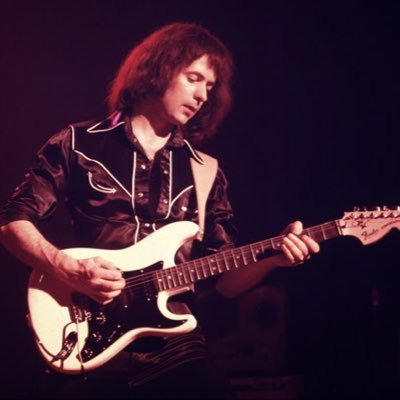 ritchie9822's profile picture. 趣味用のアカウント作りました。コーヒーと音楽が好きです。特に70〜80年代のHR/HMが好き。最近ギターを始めました。コーヒーはほぼ毎日自分で豆を挽いて淹れてます。いつかカフェを開業することが夢です。無言フォロー失礼します。