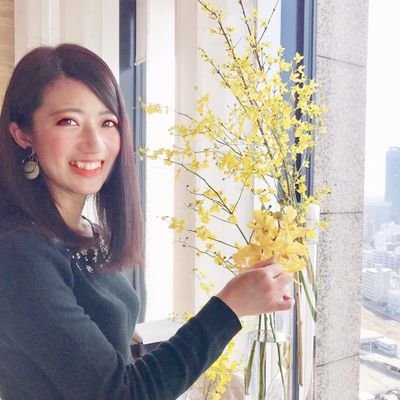 【副業で月収100万円稼ぎ、保育士卒業】憧れだった保育士になったのは良いものの、保育業界のブラックさを体感。抜け出したくて副業スタート!半年で月収100万円を達成しました😊公式LINEでは、副業でも10万円以上稼ぐ方法、いずれは自由な生活を手に入れる方法を伝授中🎁 内容については【固定ツイート】をチェック!