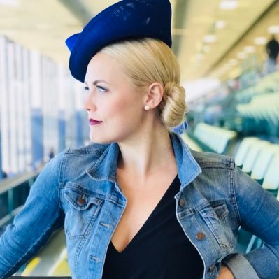 sagartoothtiger's profile picture. | VO & Stage Actor | Photographer | Writer | 
• A Midwest gal living in 📍 Harlem, NY 
✈️@soshetraveled 
📚@bookishnbeautiful 
☕️@thenycdrip