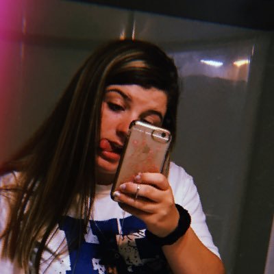 NicoleEarl9's profile picture. 