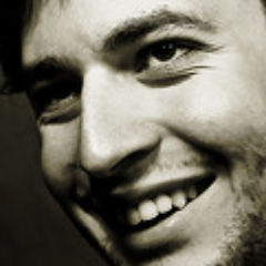 antoniocasas's profile picture. Laconismo breve.