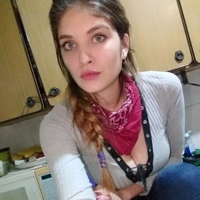 Cada uno elije su destino , no dejes que nadie elija por ti :*
