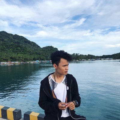 🏠 Kepulauan Serasan, Kab. Natuna, Kepri
🏣 Politeknik Negeri Pontianak
📅 Sebauk, 31 Mei 1998, Kab. Bengkalis