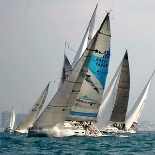 oltre 600 Nm, più di 400 imbarcazioni, la mitica White Isle, Cowes e Playmouth, il Fastnet. Il sailing team di Stupefacente è pronto per la UK challenge.