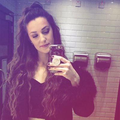 madelyn_nowak's profile picture. 🇺🇸 + 🇩🇪 living in 🍀