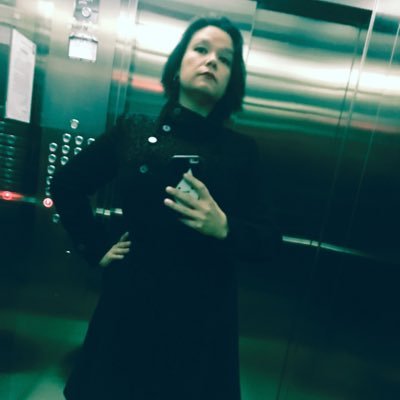Periodista y lectora constante. Odio más cosas que las que me gustan. Pero las que me gustan son lo mejor.