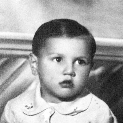 avv_nic's profile picture. fove et sustine pacem