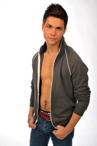 camren90's profile picture. 