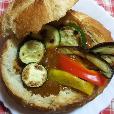 Hellogensong's profile picture. 星野源ちゃんの全ての世界観にハマりすぎて、日々の癒しと元気の源！最近は、Chevonの曲や、俳優の松本怜生くん、山下幸輝くんと、沢山推しが出来ました！
よかったら、声をかけてくださいね🤩