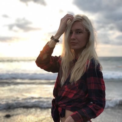 Julia17340780's profile picture. Відчуваю себе Монікою, а кажуть що я Фібі по життю, а хочу бути Рейчал😎 або просто 3 в 1 та видихаю