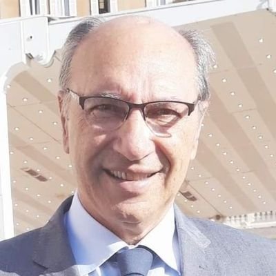 Laureato in Scienze Politiche, già sindaco di Lizzano, iscritto a Italia Viva, ha lavorato presso ENI Raffineria Taranto.