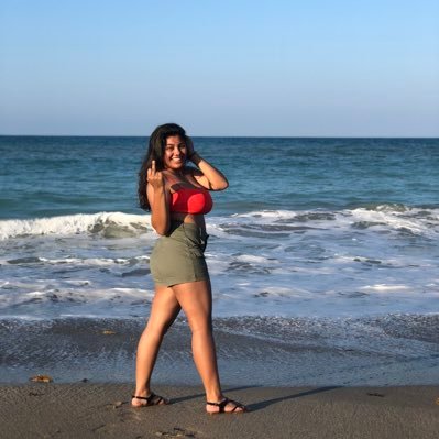 elviraboo's profile picture. honestly you can suck it.