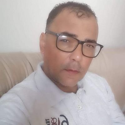 Ex professor de História..20 anos na área comercial...ter posição independente não significa ser cínico.. opinião todos temos.. fatos não são opiniões