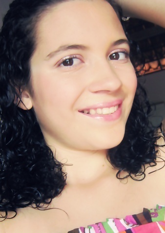 Yasmim Lemos Queiroz Profile