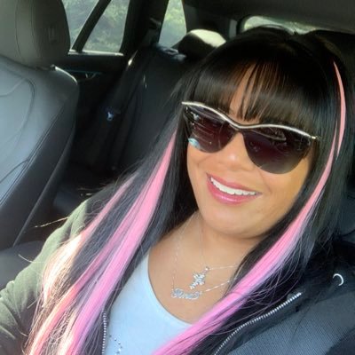 MzFina's profile picture. 