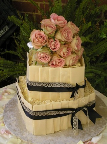 Great custom cakes and flowers