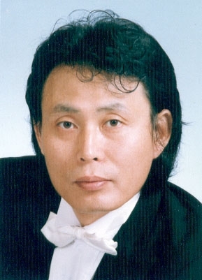 shluc's profile picture. 서울그랜드필하모닉오케스트라 음악감독겸 상임지휘자 처음과 같이 이제와 항상 영원히