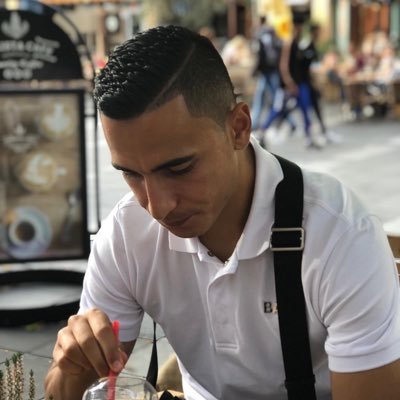 effyvilla's profile picture. Up the Villa.