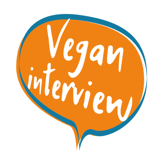 Proudly sharing #vegan stories on https://t.co/Gbyrfv8oMw. All about compassion and community. Asking you lots of questions. Tweets by Rosie Ⓥ