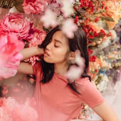 deconstrut's profile picture. ✨: Crafting & Cameras ✂️ #deconstrut