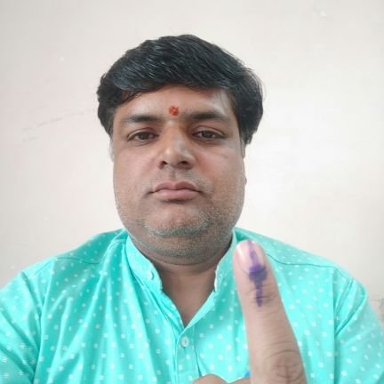 अपनों और दूसरों की मदद करना किसी परेशान व्यक्ति की मदद करना भजन कीर्तन सुनना अध्यात्म में रूचि और समाज सेवा सर्वोपरि. देश सेवा के लिए तत्पर