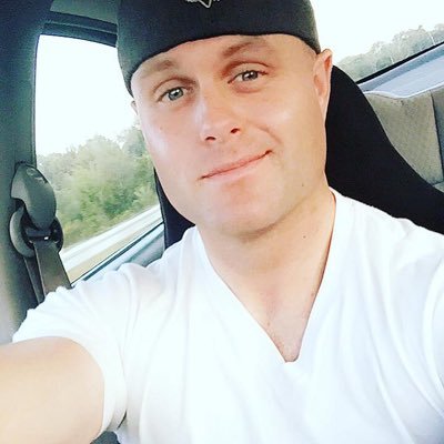 I am a very sensual, sexual and passionate man. I love life and see the glass half full. I am always mesmerized by the ocean and want the person