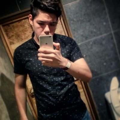 cesar_negreteee's profile picture. ni bien ni mal pero aquí seguimos