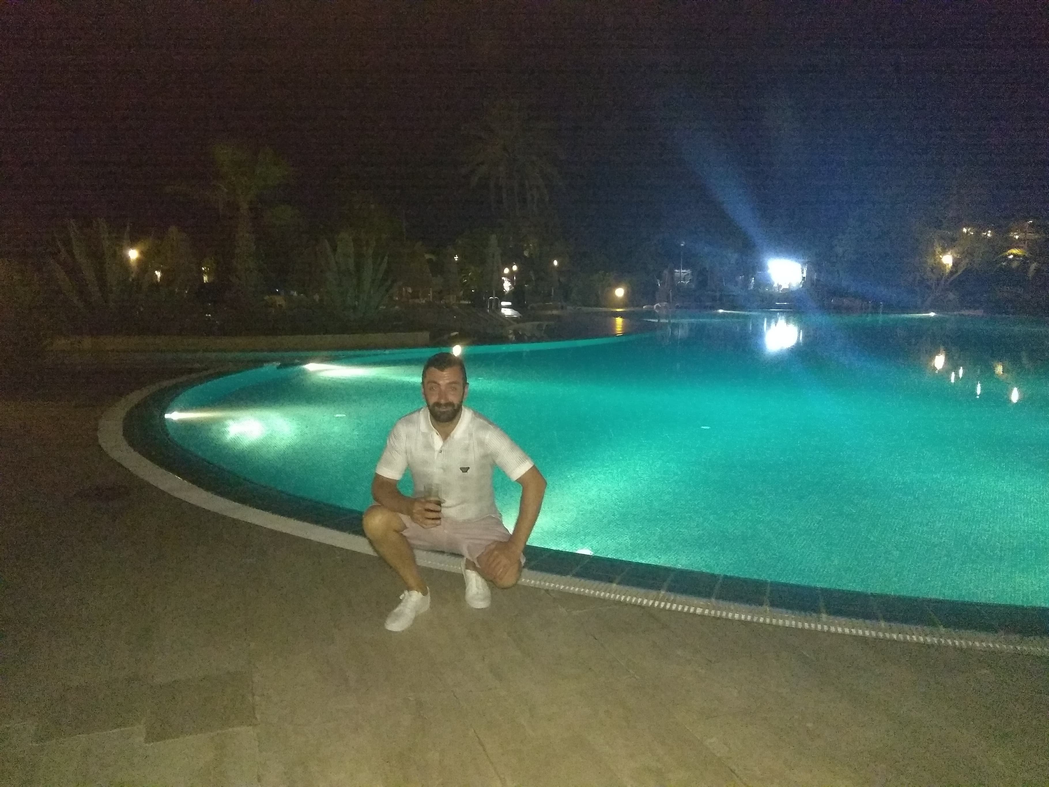 davearfon's profile picture. Im a family guy,im a big fan of food.after a long week workin i like relaxing with match of the day on the box and a couple of cans.