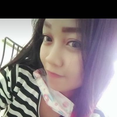 AyuRindi8's profile picture. sederhana