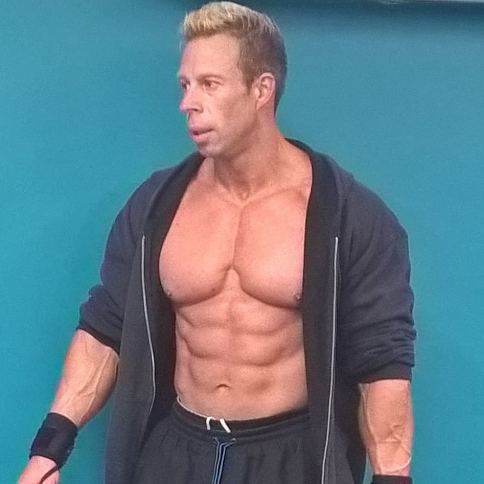 26 Years experience in Muscle Building looking to offer me knowledge as an Online Personal Trainer. I offer Online Fitness Coaching and Custom Meal Plans.