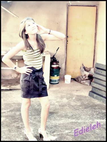 edielehalvesvp's profile picture. No orkut todo mundo é feliz.. no twitter todo mundo é infeliz.. e no msn todo mundo é ocupado.