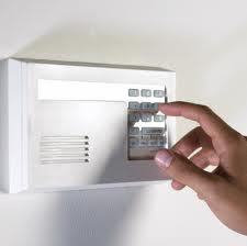 Having fun helping peeps get the best deals on home security. Blogging and tweeting things about home security alarm.