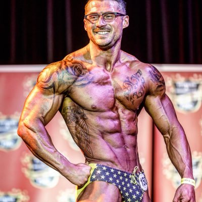 sponsored @showtanuk Coached by @charliegarforth - Supps by @GHNutrition2015 - SE10 -@fitnessmodelfmc PRO Athlete - INSTAGRAM @sion_i_Evans
