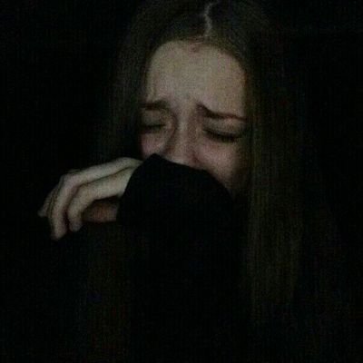 Aqui tem uma menina que chora todos os dias e resolveu desabafar anonimamente.