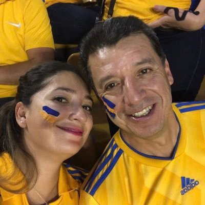 Mi nombre tal ves no pueda pasar a la historia pero me gusta mi trabajo,voy a vivir el dia de mañana intensamente solo porque es mañana, si soy vendedor